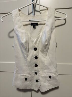 bebe White Sleeveless Button-Front Vest with Dark Buttons